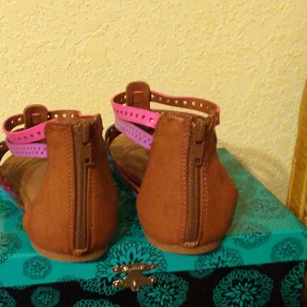 Multi Color Sandals - Picture 3 of 4